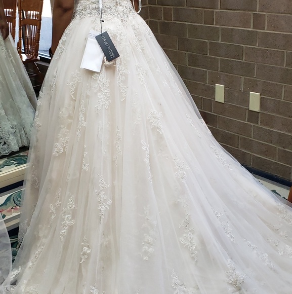 SOLD David Tutera for Mon Cheri - Picture 6 of 16